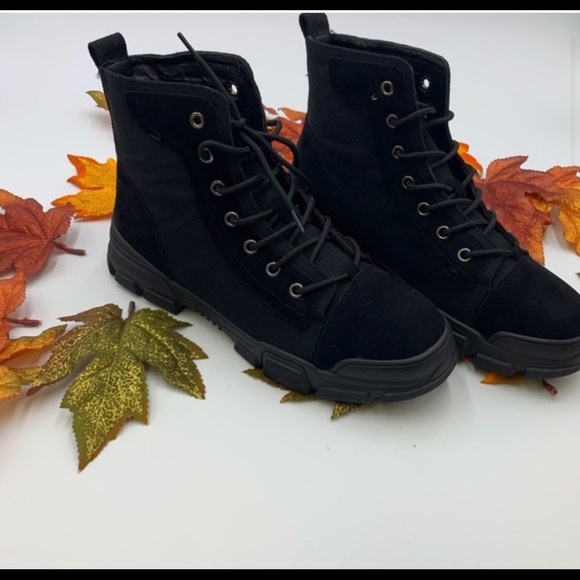 NIB! Black faux Suede & Canvas combat boots - Picture 4 of 7